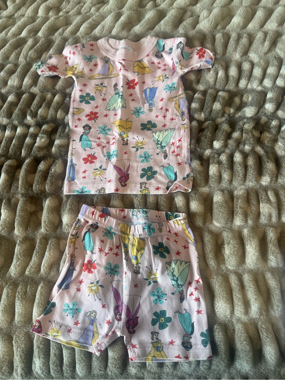 Hanna Andersson Pink Princess Print Pajama Set with Multicolor Accents